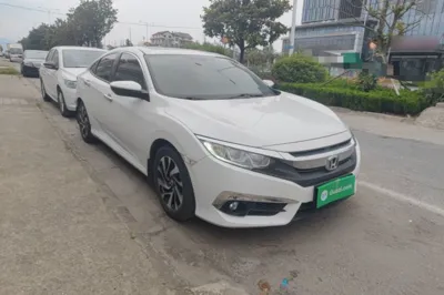 Honda Civic 2016, 93600 км, за 9879 USD