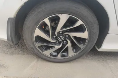 Honda Civic 2016, 93600 км, за 9879 USD - фото 11