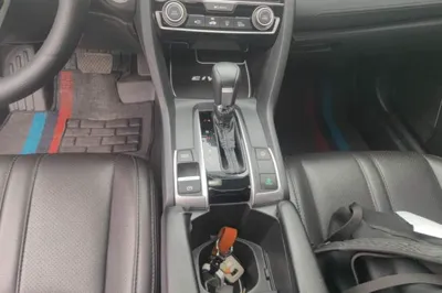 Honda Civic 2016, 93600 км, за 9879 USD - фото 16