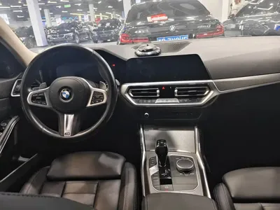 BMW 3 Series 2020, 50000 км, за 20099.67 USD - фото 11