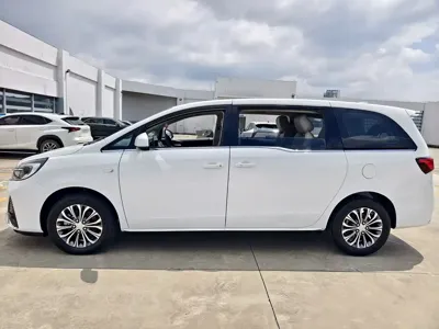 Buick GL8 2023, 90000 км, за 18859.84 USD