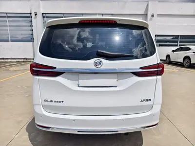 Buick GL8 2023, 90000 км, за 18859.84 USD
