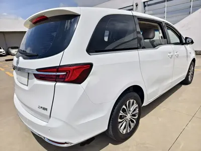 Buick GL8 2023, 90000 км, за 18859.84 USD
