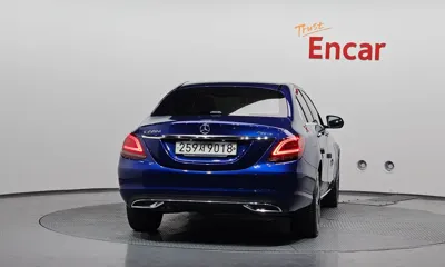 Mercedes-Benz C-Class 2019, 74768 км, за 13784.95 USD