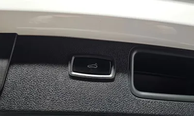 Porsche Macan 2017, 181477 км, за 15466.27 USD - фото 20