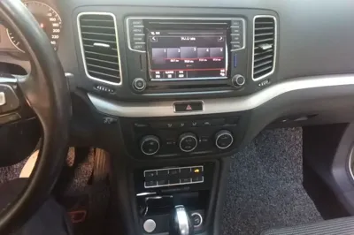 Volkswagen Sharan 2018, 97600 км, за 16241 USD - фото 12