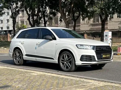 Audi Q7 2018, 138000 км, за 20481.21 USD