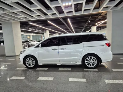 Kia Canival 2016, 183471 км, за 6039.12 USD
