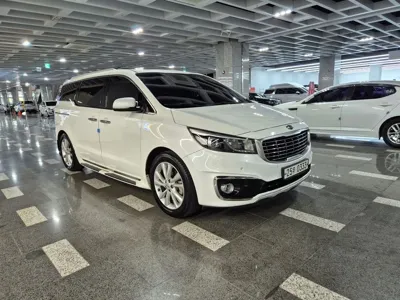 Kia Canival 2016, 183471 км, за 6039.12 USD