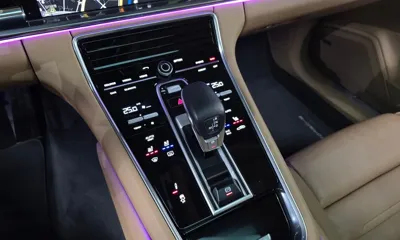 Porsche Panamera 2018, 97531 км, за 37638.94 USD - фото 9