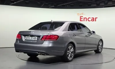 Mercedes-Benz E-Class 2015, 85818 км, за 8336.62 USD