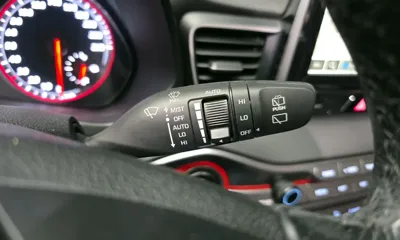 Hyundai Veloster 2019, 126643 км, за 5616.12 USD - фото 16