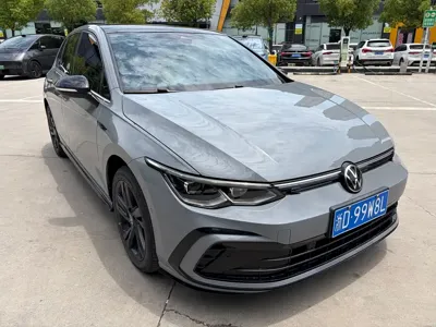 Volkswagen Golf 2022, 29000 км, за 21686.18 USD