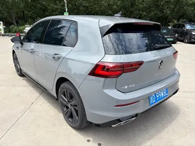 Volkswagen Golf 2022, 29000 км, за 21686.18 USD