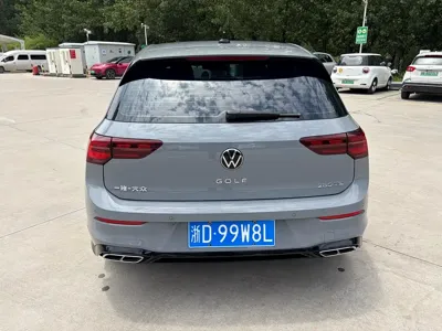 Volkswagen Golf 2022, 29000 км, за 21686.18 USD