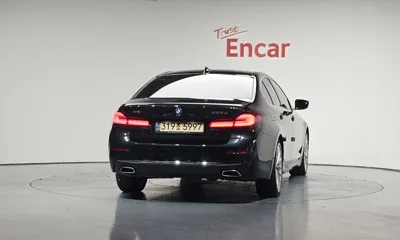 BMW 5-Series 2021, 90699 км, за 24625.58 USD