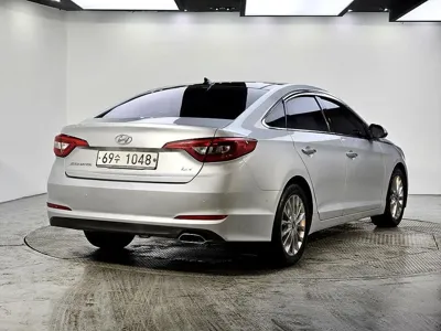 Hyundai Sonata 2015, 180000 км, за 4260.21 USD