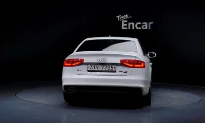 Audi A4 2015, 128991 км, за 5279.15 USD