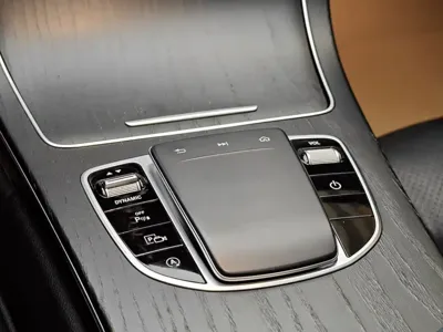 Mercedes-Benz C-Class 2020, 127700 км, за 16178.21 USD - фото 18