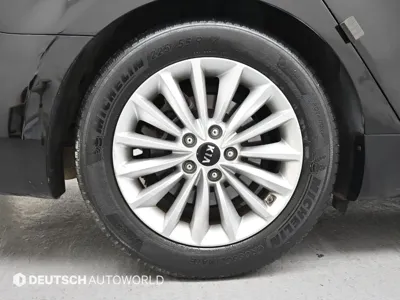 Kia K7 2017, 143965 км, за 6240.65 USD