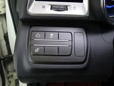 KG_Mobility_Ssangyong TIBOLI 2015, 160279 км, за 3190.73 USD - фото 15