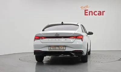 Hyundai Avante 2023, 128693 км, за 8595.43 USD