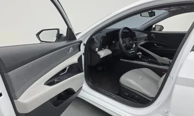 Hyundai Avante 2023, 128693 км, за 8580.9 USD - фото 10