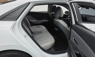 Hyundai Avante 2023, 128693 км, за 8580.9 USD - фото 11