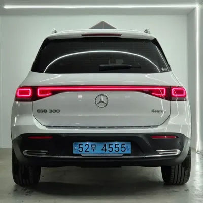 Mercedes-Benz EQB 2024, 30000 км, за 40333.11 USD