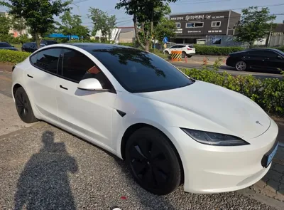 Tesla Model 3 · 2025 год