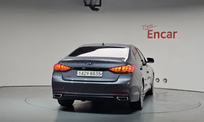 Hyundai Genesis 2016, 113974 км, за 7745.83 USD