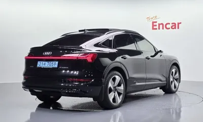 Audi e-tron 2022, 88326 км, за 31442.83 USD