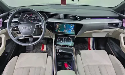 Audi e-tron 2022, 88326 км, за 31205.23 USD - фото 7