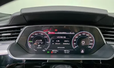 Audi e-tron 2022, 88326 км, за 31205.23 USD - фото 8