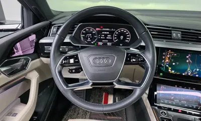 Audi e-tron 2022, 88326 км, за 31205.23 USD - фото 13