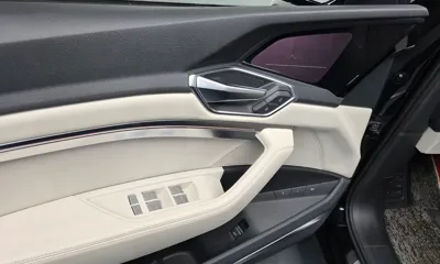 Audi e-tron 2022, 88326 км, за 31205.23 USD - фото 20
