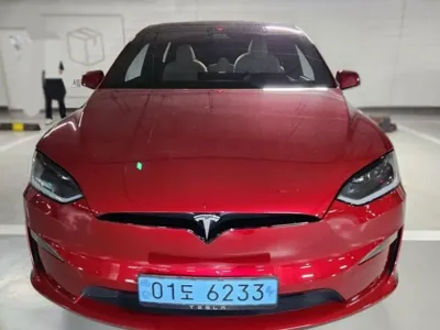 Tesla Model X · 2023 год