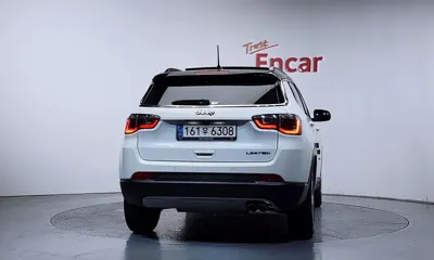Jeep Compass 2021, 56395 км, за 12676.33 USD
