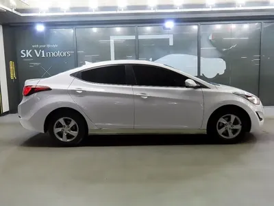 Hyundai Avante 2014, 125882 км, за 3633.96 USD