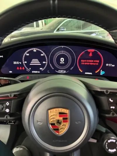 Porsche Taycan 2021, 57500 км, за 61756.46 USD