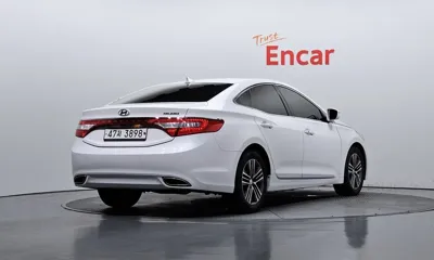 Hyundai Grandeur 2013, 209480 км, за 2624.31 USD