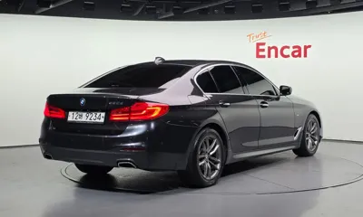 BMW 5-Series 2018, 187996 км, за 13661.21 USD