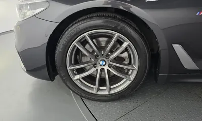 BMW 5-Series 2018, 187996 км, за 13661.21 USD