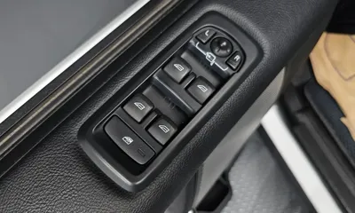 Land Rover Discovery 2016, 144720 км, за 17395.3 USD - фото 13