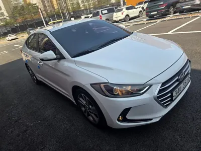 Hyundai Avante 2018, 122553 км, за 5244.85 USD