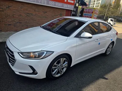 Hyundai Avante 2018, 122553 км, за 5244.85 USD