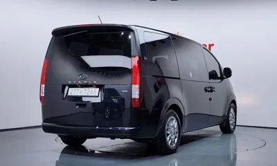 Hyundai Staria 2023, 121019 км, за 16355.75 USD