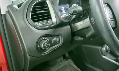 Jeep Renegade 2019, 66806 км, за 10655.75 USD - фото 17