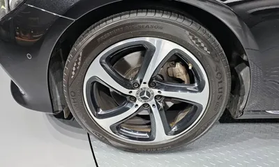 Mercedes-Benz E-Class 2020, 73396 км, за 16490.05 USD