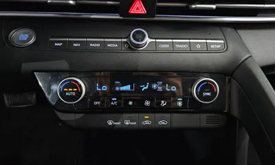 Hyundai Avante 2024, 53709 км, за 11318.2 USD - фото 27